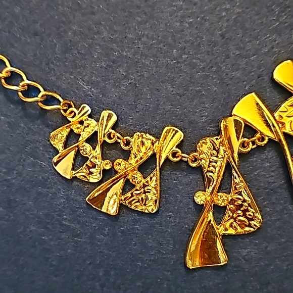 Necklace - Picture 5 of 12